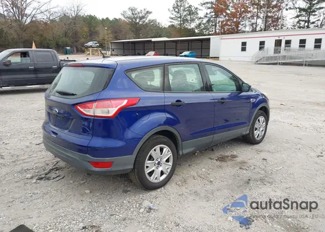 2013 Ford Escape S z USA, uszkodzony, nr VIN 1FMCU0F77DUC83240